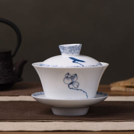 "Lotus Emerges from Water" Porcelain Gaiwan * 180ml