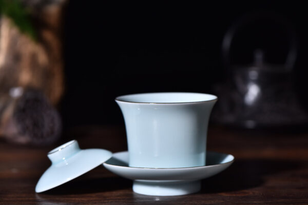 "Silver Lining" Porcelain Gaiwan with Matching Cups and Cloth Carrier Bag