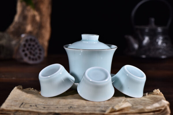 "Silver Lining" Porcelain Gaiwan with Matching Cups and Cloth Carrier Bag